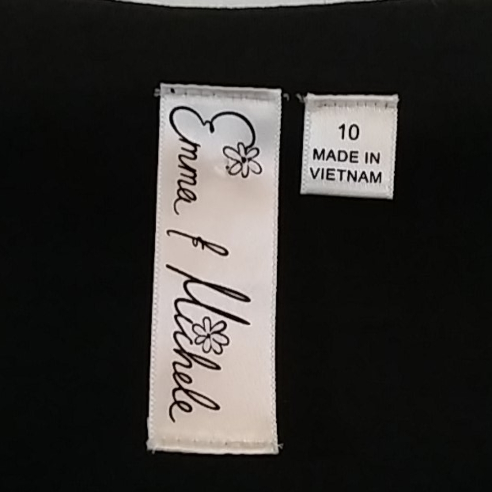 Figure-flattering Ruched Dress Size 10 - Picture 6 of 8